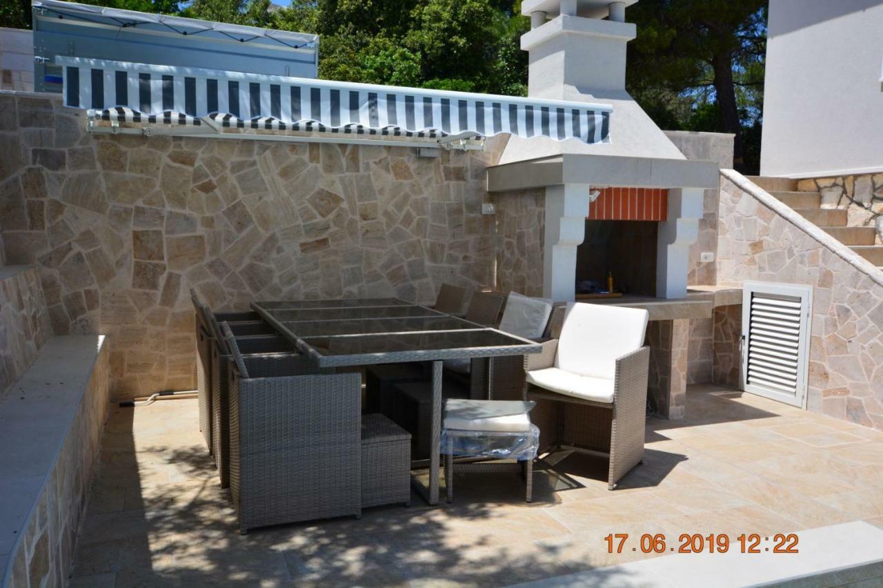 Sealodge - Luxe Villa, Private Pool, Mooring, Parking, Sea & Mountain View, At 150 M From Idyllic Private Beach Rogač Buitenkant foto